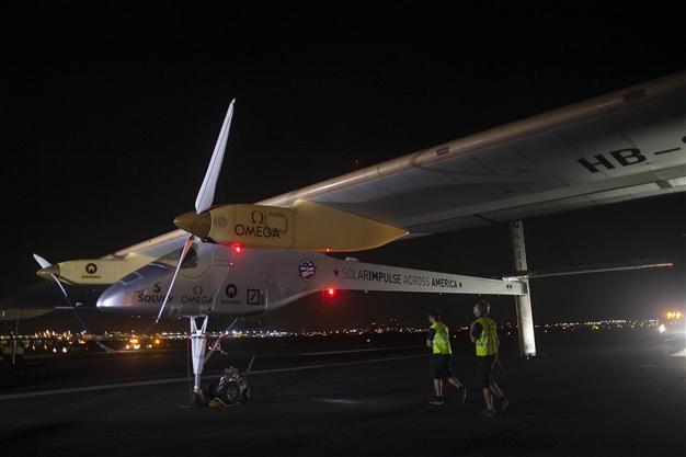 Solar powered plane finishes journey, lands in NYC