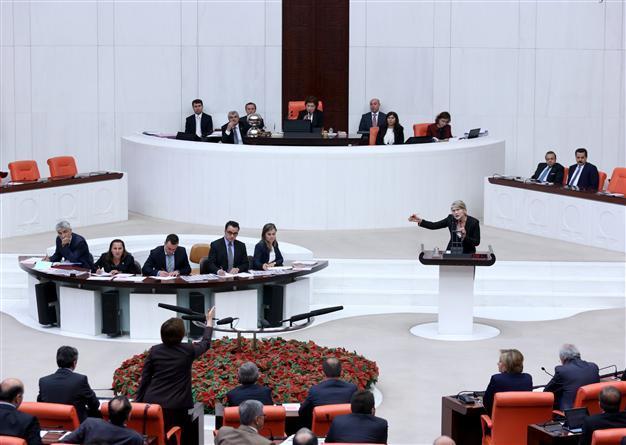 Ruling party scores own goal in stopping own bill in Turkey
