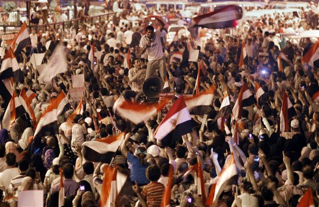 EU foreign policy chief Ashton to meet interim leaders and urge democracy on Egypt trip