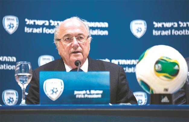 FIFA president pushes for 2022 World Cup in winter