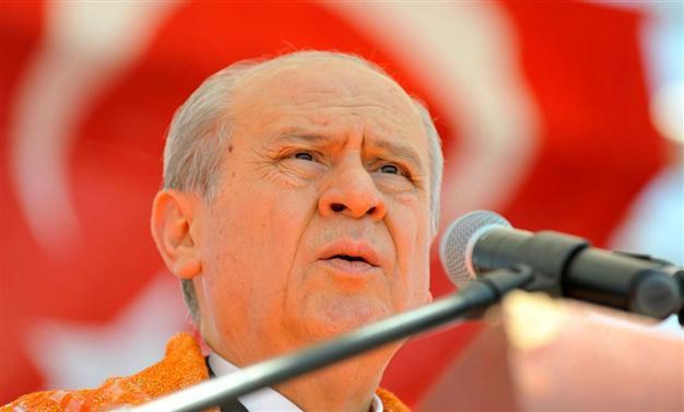 Turkish nationalist leader undergoes eye surgery