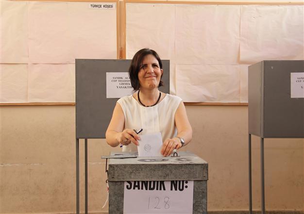 Opposition wins Turkish Cyprus elections, Denktaş earns key role