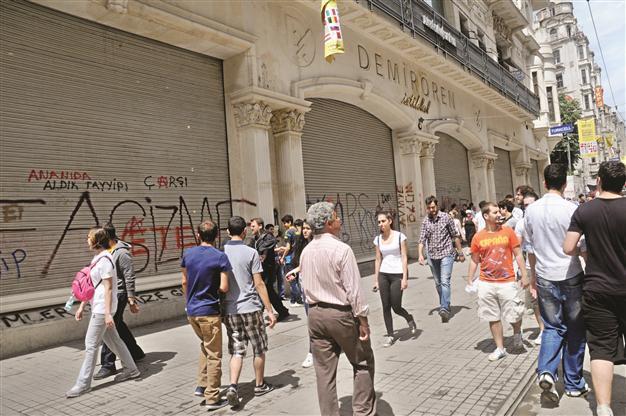 Retail incomes shrink in ongoing unrest