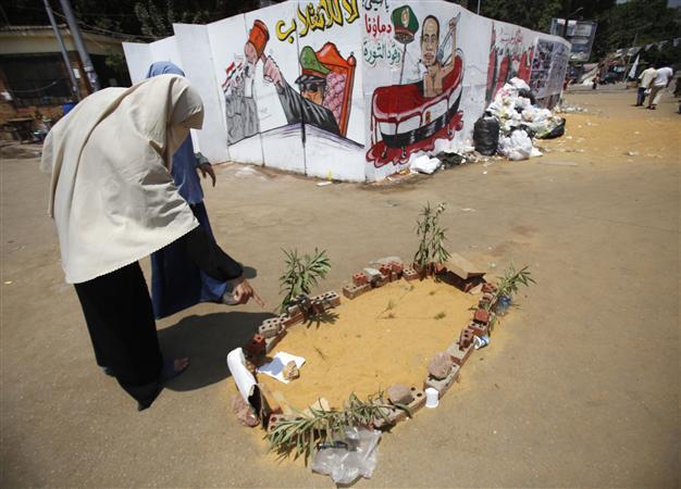 Egypt army chief calls for protests against violence
