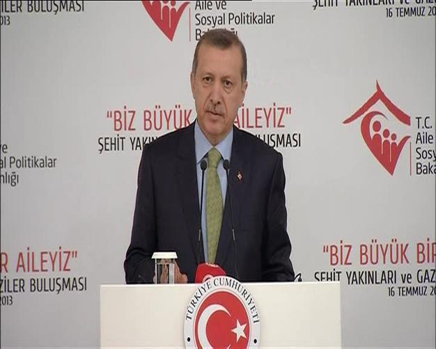 Turkish PM gathers emergency meeting on Syria crisis