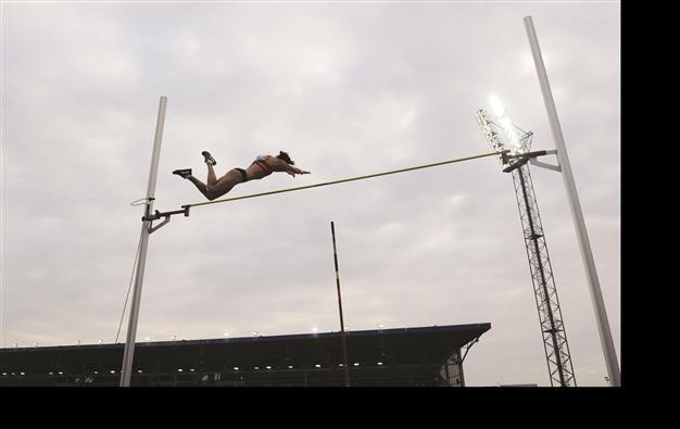 Yelena Isinbayeva to retire after world championship
