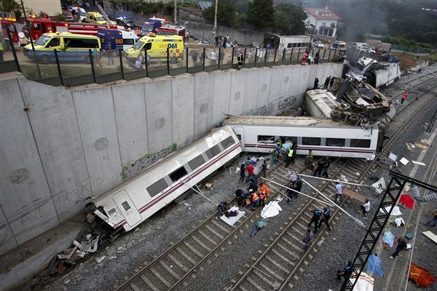 80 killed in Spain train crash, speed likely factor