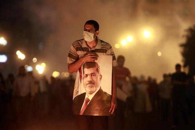 Tight security, tension as Egypt braces for rival rallies