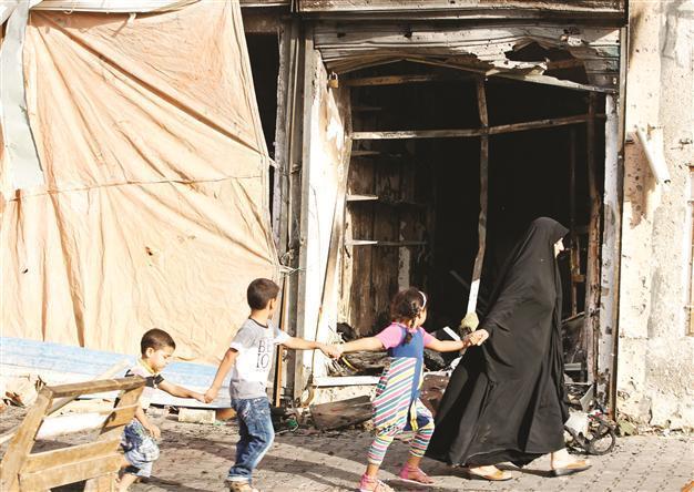Gunmen execute 14 Shiite truck drivers in Iraq