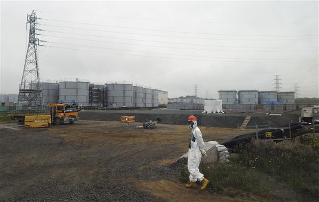 Nuke experts blast Fukushima operator over toxic water leaks