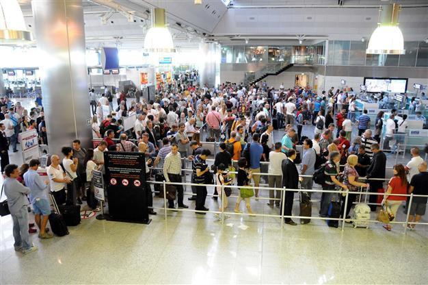 Virus attack strikes at both Istanbul airports