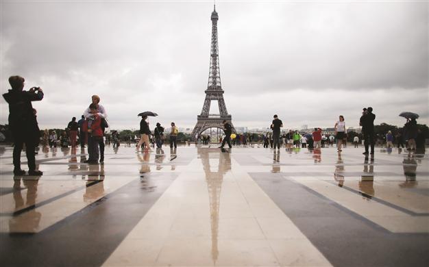 Glimmers of economic growth hope peep through recession in France