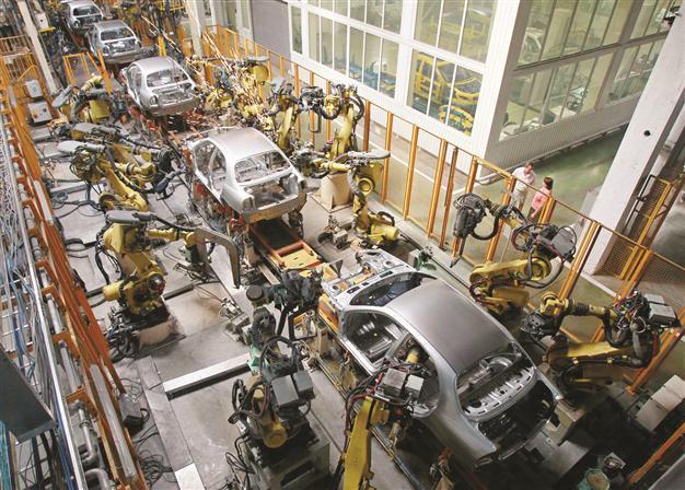 US, EU auto industries pull out of stagnation
