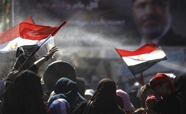 Egyptian police expected to act against pro-Morsi protesters Monday