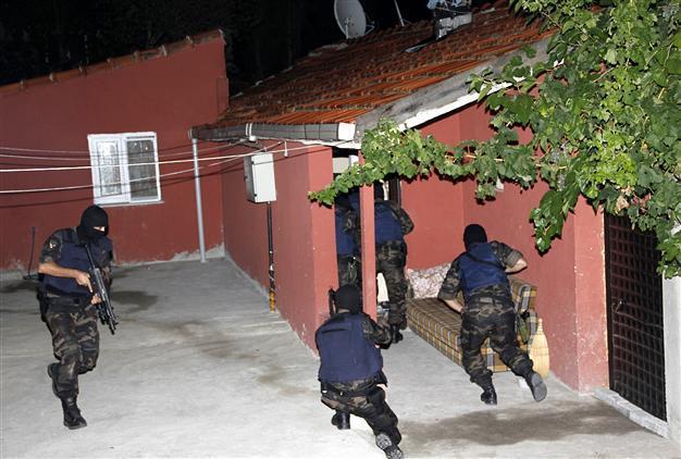 Police stage narcotics operations in Istanbul