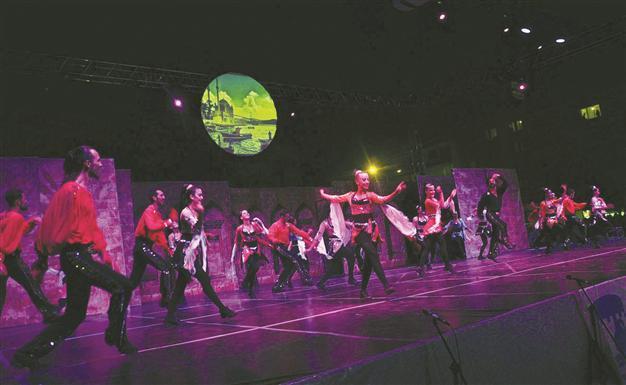 Northwestern town hosting singers, dancers at festival