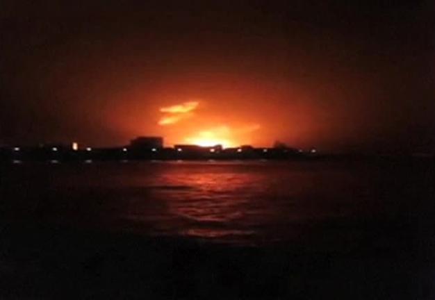 Indian submarine explodes with 18 on board