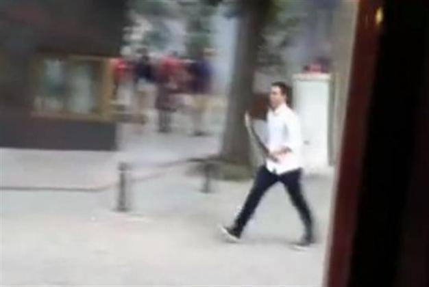 Arrest warrant reinstated for ‘man with machete’