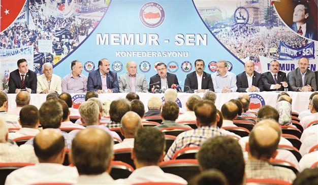 Turkish public workers’ salary rise a success, union head says