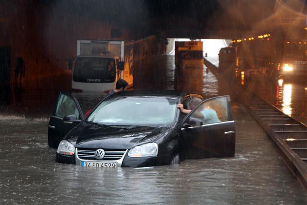 Heavy rain takes over Istanbul