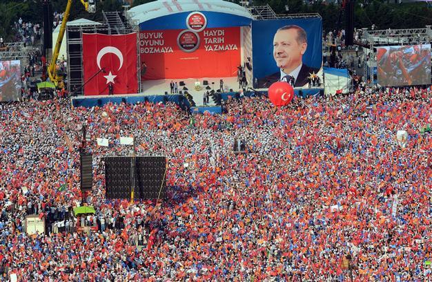 Police lock down Taksim, as PM Erdoğan shows off in Istanbul