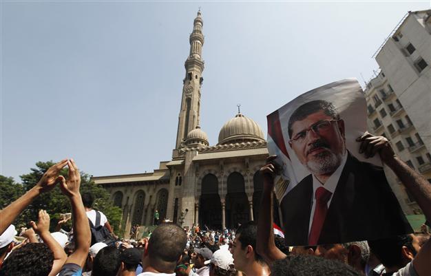 Egyptian interim PM proposes Muslim Brotherhoods dissolution amid turmoil