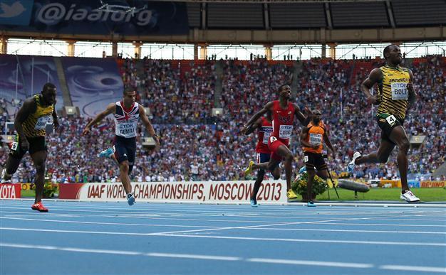Usain Bolt wins mens 200 meters at World Championships in Moscow