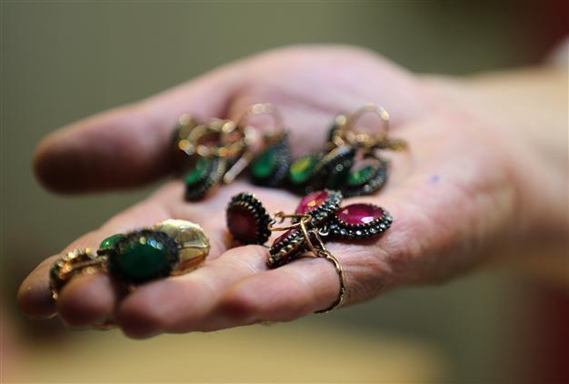 Formerly glorious Ottoman jewelers on the verge of dying out