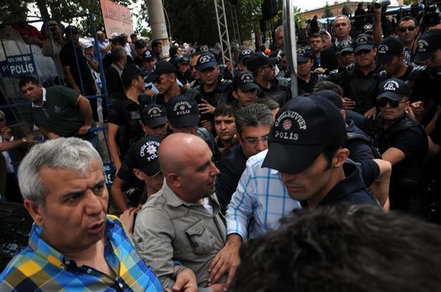 Journalist attacking Deputy PM released from detention