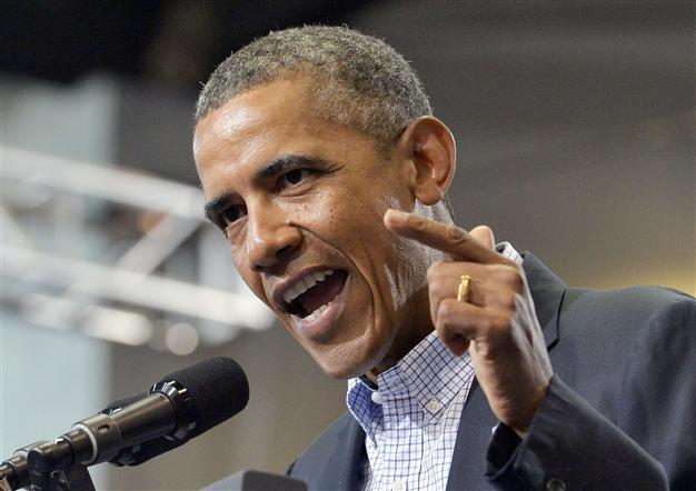 Obama studies options after Syria gas attack, consults UKs Cameron