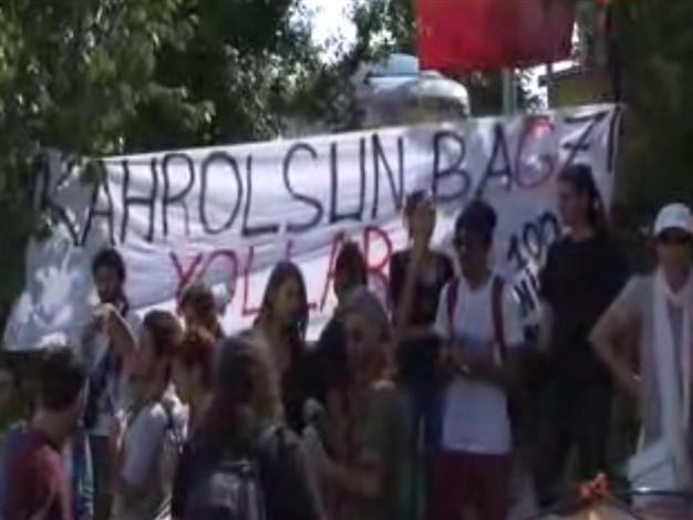 ODTÜ students in tent protest against Ankara Municipality for campus-crossing road