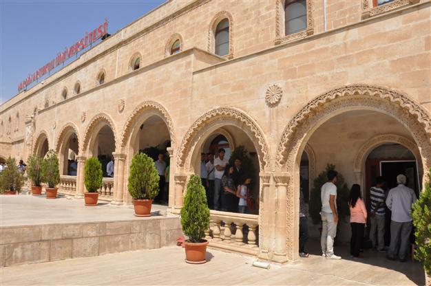 Diyarbakır university set to open first faculty of communication in Kurdish