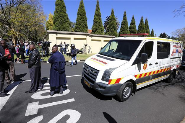 South Africa’s Mandela back home after long hospital stay