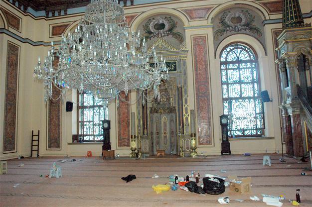 I did not see anyone consume alcohol in mosque during Gezi protests, muezzin says