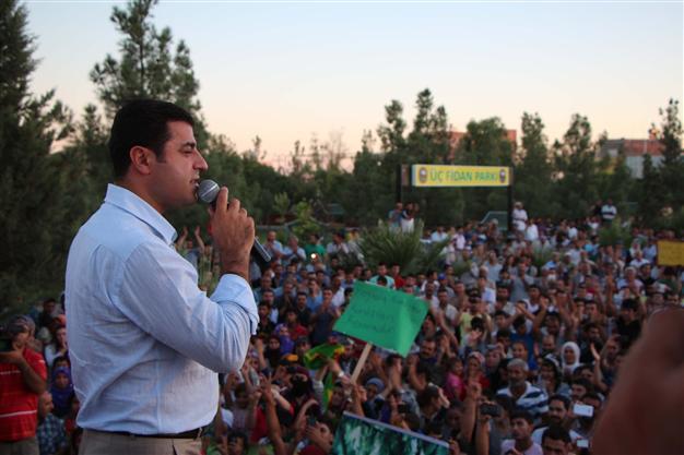 Ruling AKP, BDP in row over Kurdish peace bid