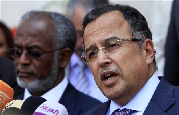 Egypt on right path, minister says after hundreds die