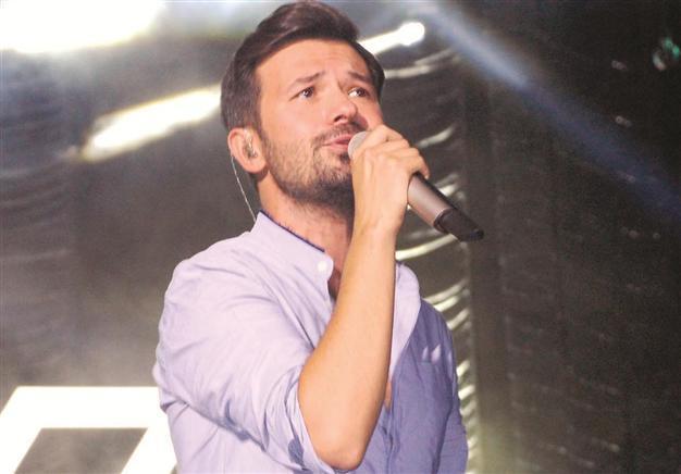 Pop star Yalın in Balıkesir