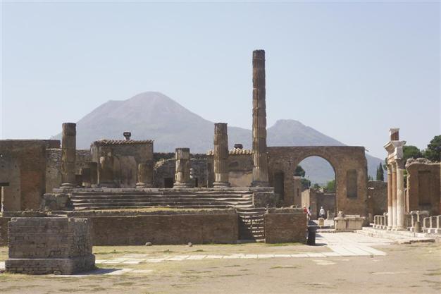 UNESCO warns Italy over ancient city of Pompeii