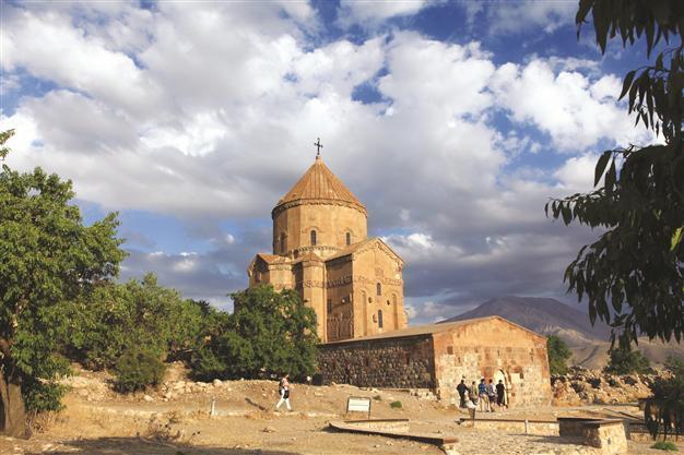 Anti-Armenia group plans protest at Akdamar church