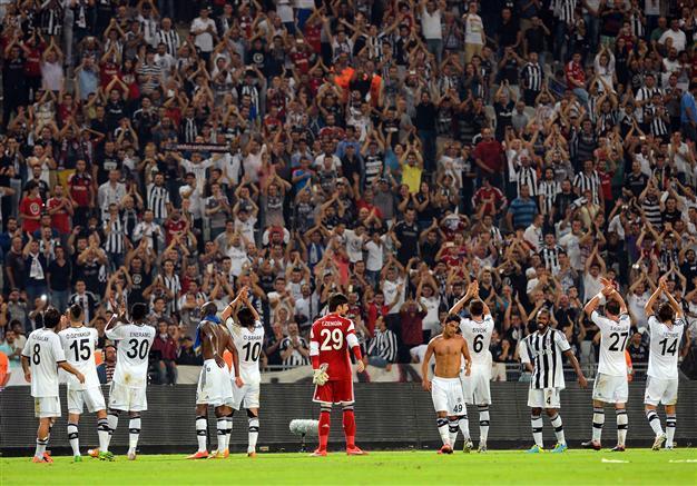 Beşiktaş advances on pitch, knocked out by court decision