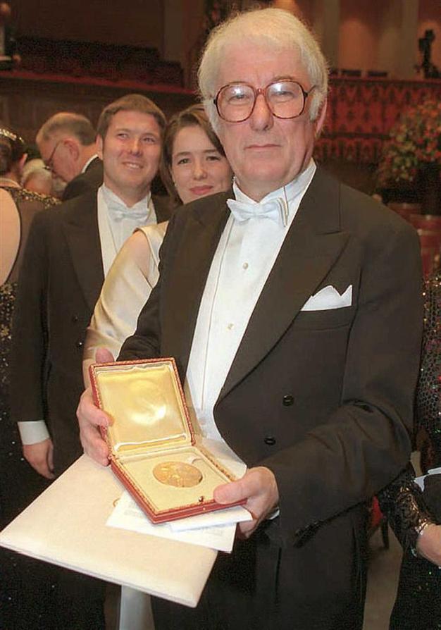 Irish Nobel laureate Heaney dies