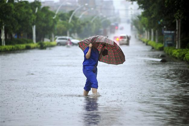Typhoon forces evacuation of 500,000 in China