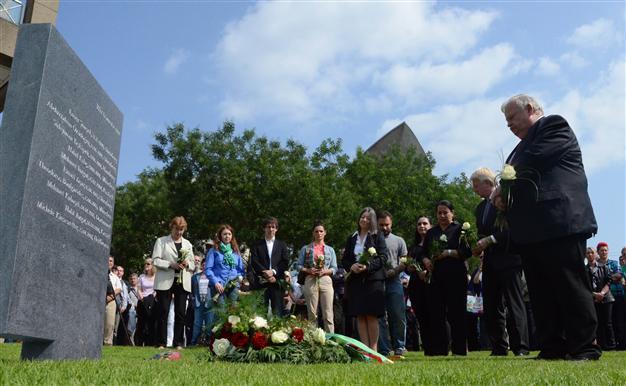 Germany unveils memorial to neo-Nazi victims