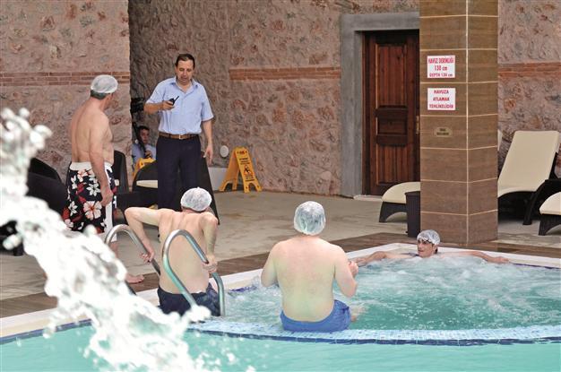 Visitors flock back to Roman spring in Turkeys northwestern town
