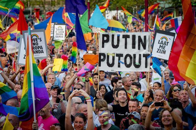 Russian lawmaker proposes banning gays from donating blood