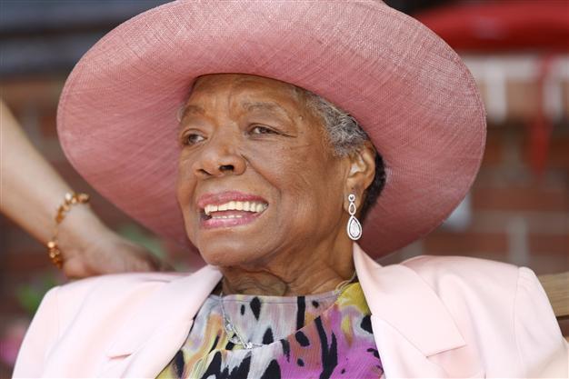 Acclaimed poet and novelist Maya Angelou to receive honorary book award