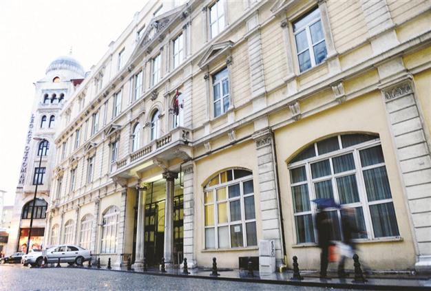 Historical Armenian building in Istanbul rented despite the ongoing trial