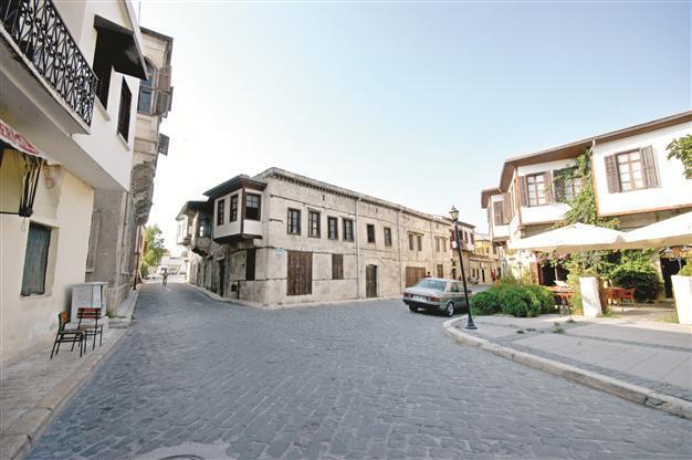 Ancient Tarsus houses attract foreign tourists