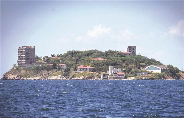 Minister denies Yassıada will have settlements