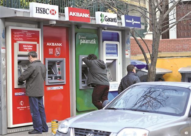 Drawing cash from credit cards double in five years in Turkey